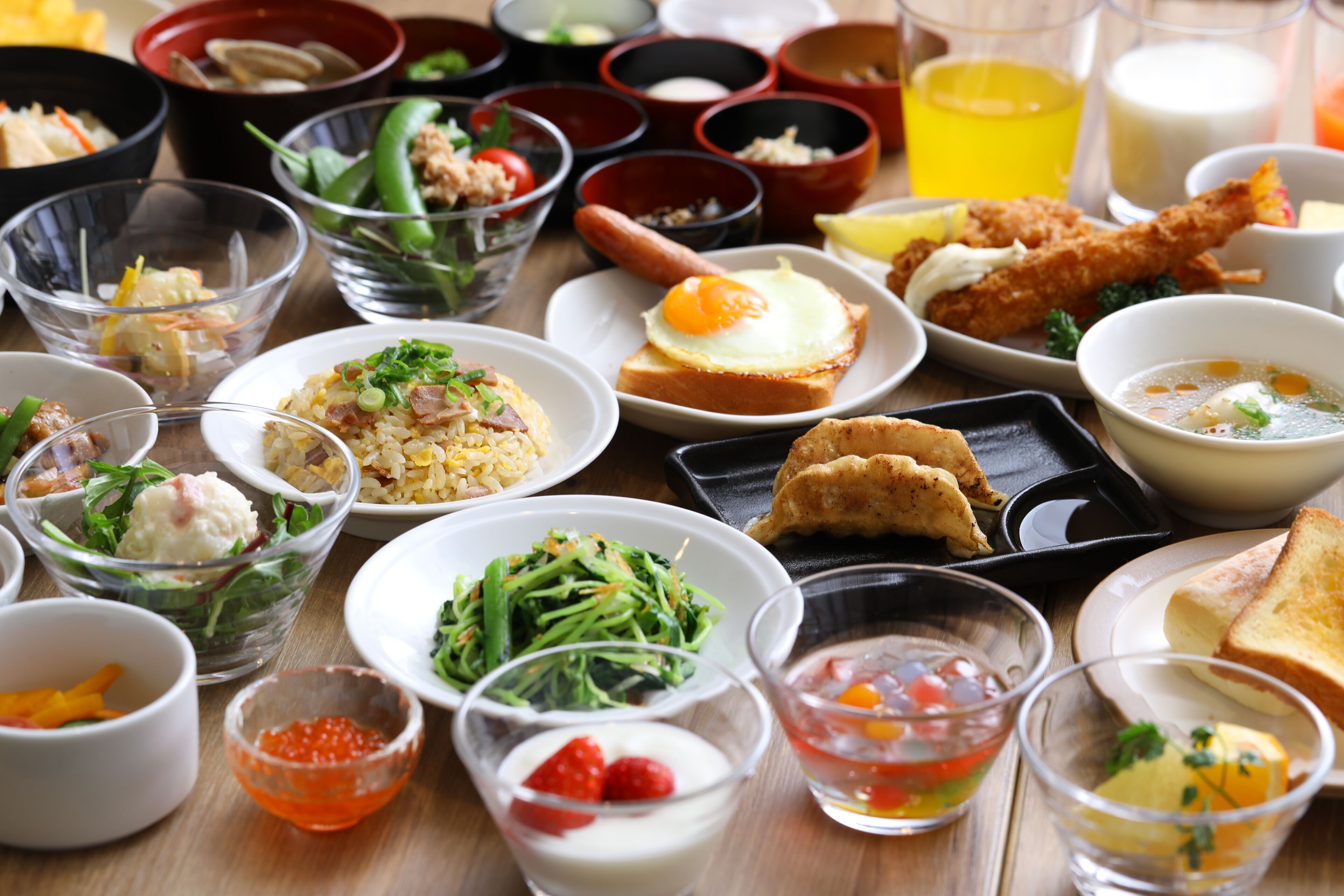 daily buffet breakfast (jpy 2500 per person)