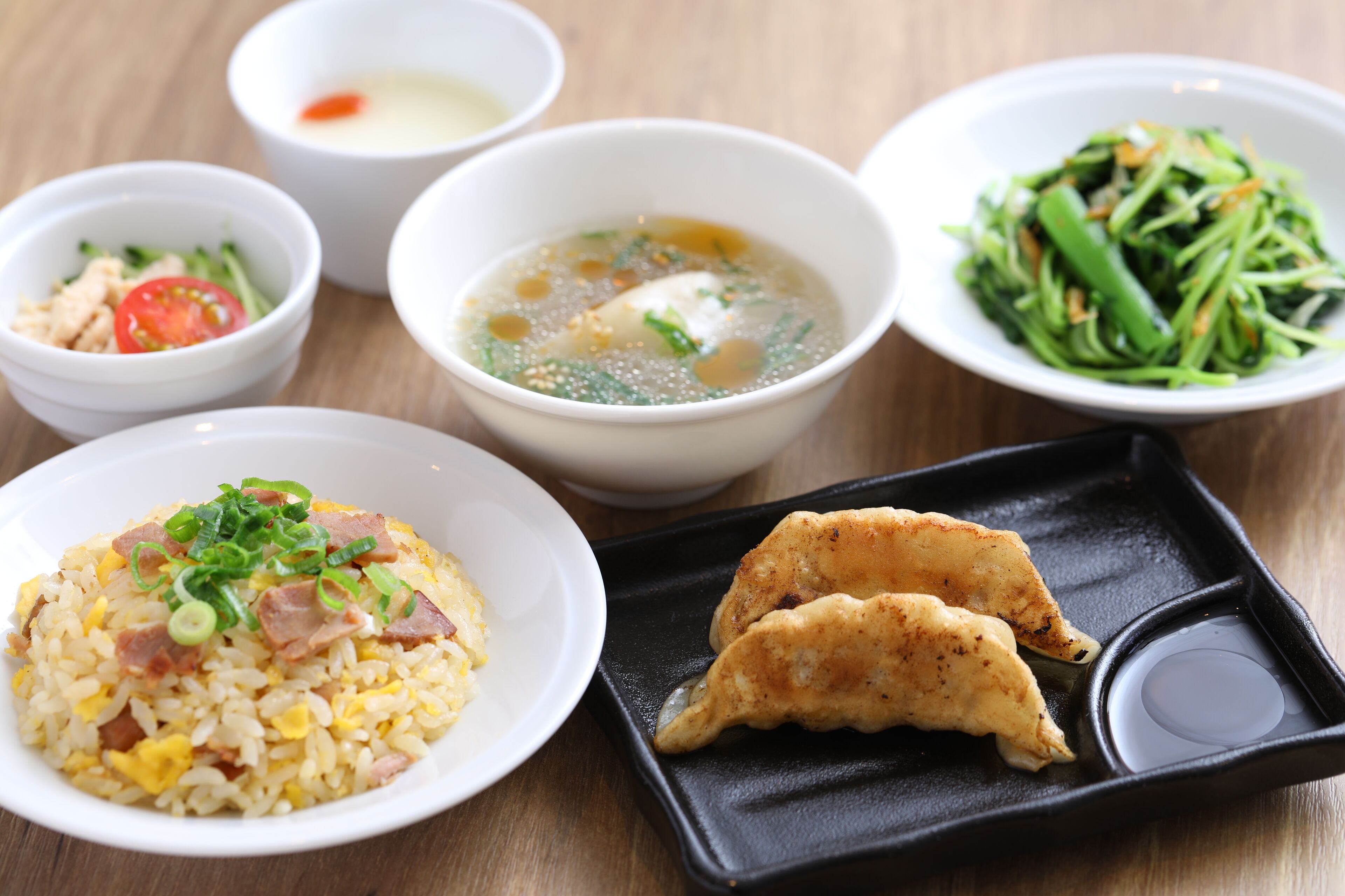 daily buffet breakfast (jpy 2500 per person)