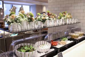 Desayuno buffet (JPY 2500 por persona)