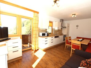 Mikrowelle, Ofen, Geschirrspüler, Reiskocher