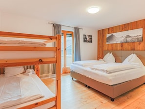 Chalé (Multiple Bedrooms) | 7 quartos, roupa de cama