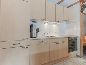 Apartment (3 Bedrooms) | Private kitchen | Oven, dishwasher, electric kettle, rice cooker - Schatzberg Appartement Tirol (Wildschönau)