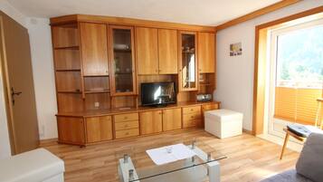 Fernseher, Stereoanlage