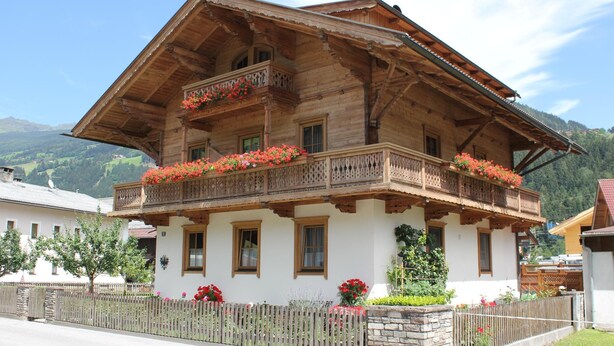 Unclassified image, 1 of 27, button - Haus Stock (Zell am Ziller)