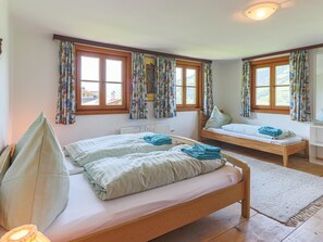 7 Schlafzimmer
