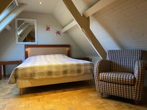 3 عدّة غرف نوم وملاءات أسرّة