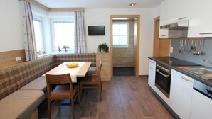 In-room dining - Primavera (See)