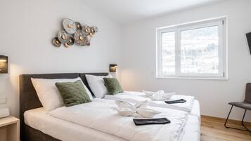 2 bedrooms, bed sheets