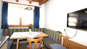 In-room dining - Haus Peppas (Laengenfeld)