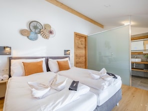 3 bedrooms, bed sheets