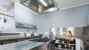 Coffee/tea maker, oven, dishwasher, high chair - Bergkaiser (Ellmau)