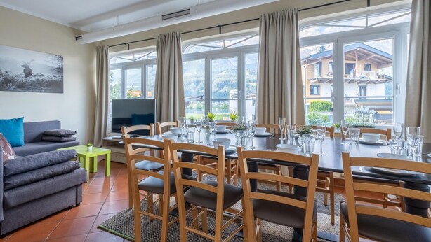 In-room dining - Bergkaiser (Ellmau)