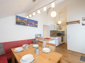 Repas dans la chambre