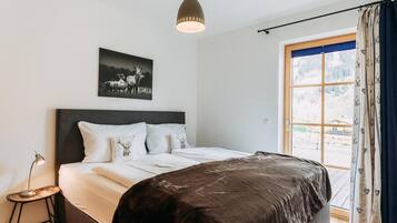 2 bedrooms, bed sheets