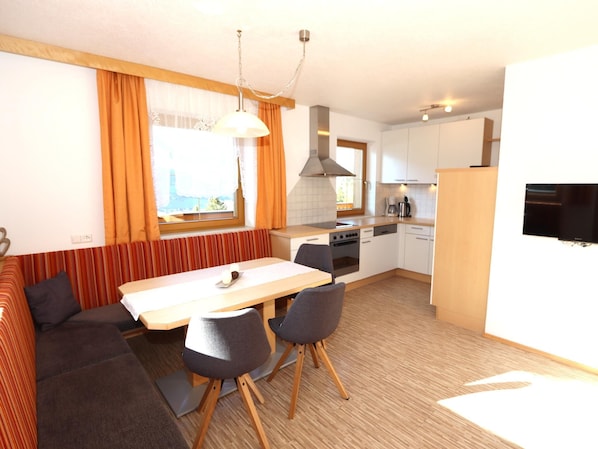 Repas dans la chambre