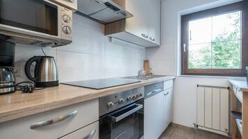 Mikrowelle, Ofen, Geschirrspüler, Reiskocher