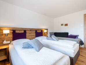 3 bedrooms, WiFi, bed sheets