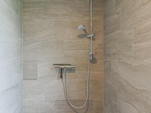 Shower - Celine (Bramberg am Wildkogel)