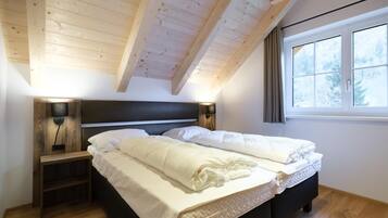 4 bedrooms, bed sheets