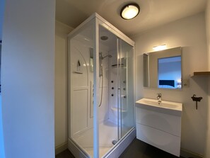 Shower - Het Bruegelhof (Peer)