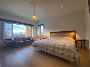 8 bedrooms, bed sheets - Het Bruegelhof (Peer)