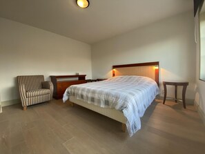 8 habitaciones y ropa de cama 