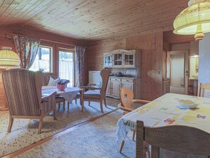 Apartment (2 Bedrooms) | In-room dining - Haus Klingler (Hopfgarten im Brixental)