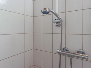 Appartement (2 Bedrooms) | Badkamer | Een douche