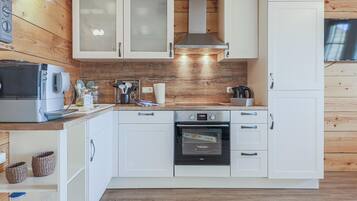 Kühlschrank, Mikrowelle, Ofen, Geschirrspüler