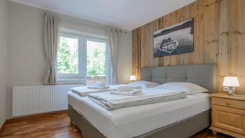 7 bedrooms, bed sheets