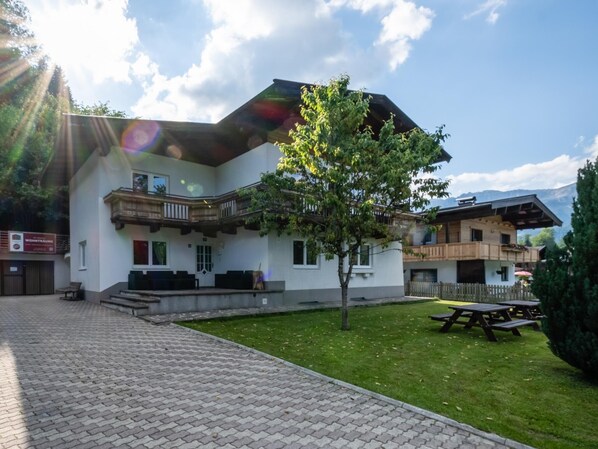 Esterni