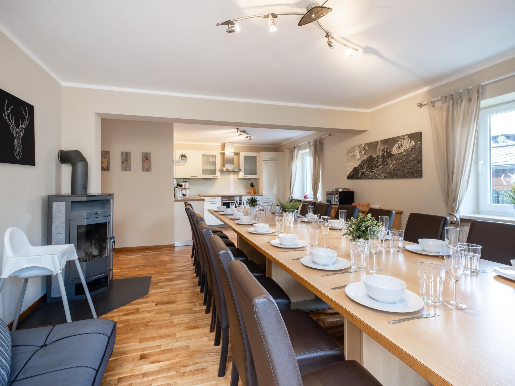 Chalet (Multiple Bedrooms) | In-room dining