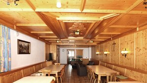 In-room dining - Almhof (Gerlosberg)