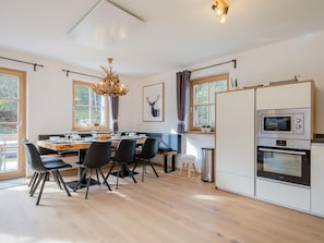 In-room dining - Haus Laura (Irdning-Donnersbachtal)