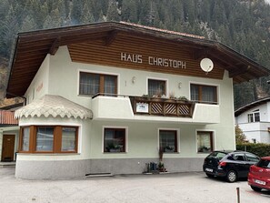 Exterior - Christoph (See)