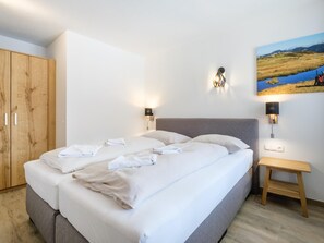 2 bedrooms, bed sheets
