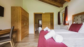 3 bedrooms, bed sheets