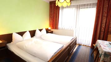 6 kamar tidur dan tempat tidur bayi (biaya tambahan)