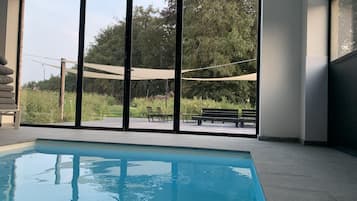 Piscine couverte, piscine extérieure