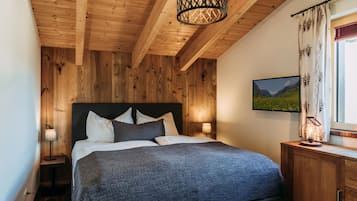 3 bedrooms, bed sheets
