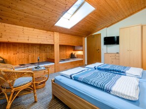 Room - Elfriede (Viehhofen)