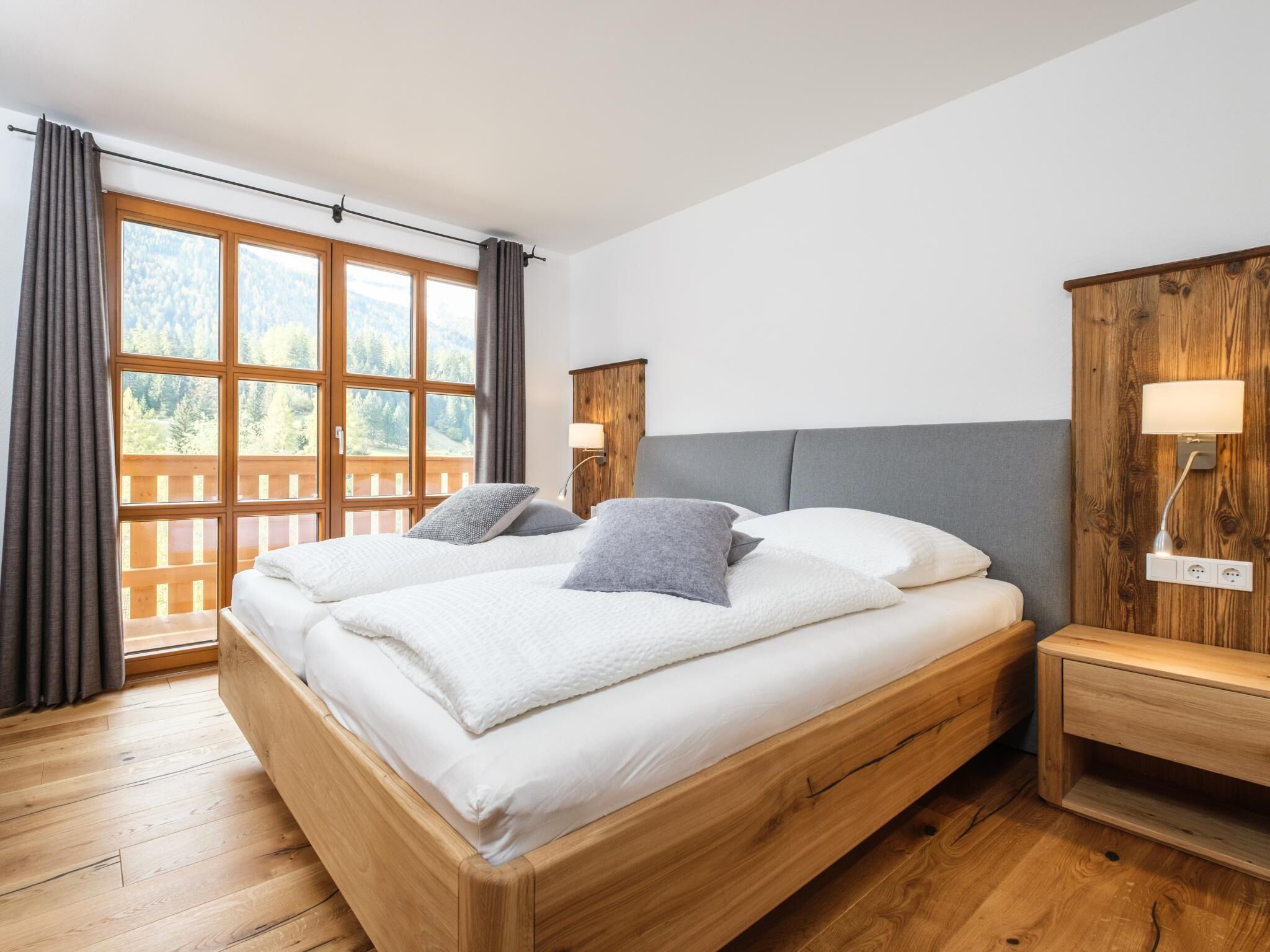 5 bedrooms, WiFi, bed sheets