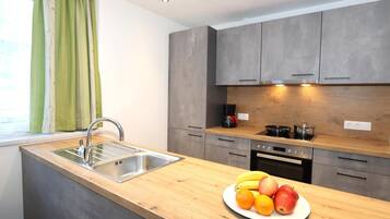Apartment (2 Bedrooms) | Eigene Küche | Mikrowelle, Ofen, Geschirrspüler, Reiskocher