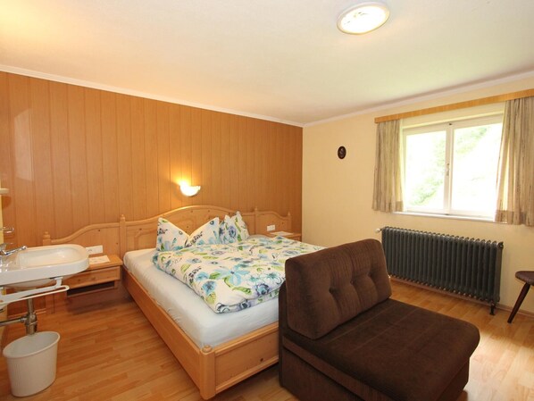 12 Schlafzimmer