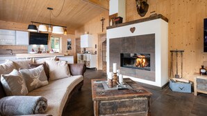 Villa (4 Bedrooms) | Living room - Skyline Villa (Viehhofen)