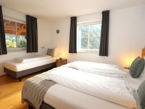 4 bedrooms, bed sheets - Haus Aifnerspitze (Kauns)