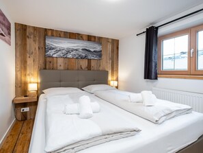 Chalet (Multiple Bedrooms)