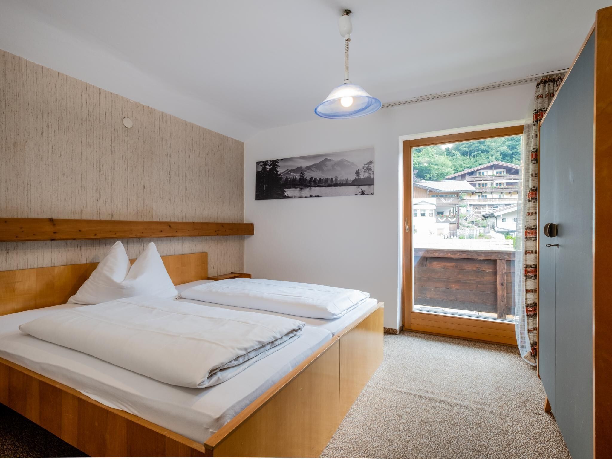 12 bedrooms, bed sheets