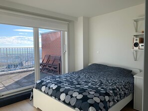 1 habitación y ropa de cama
