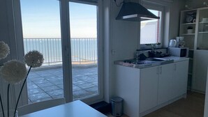 Unclassified image, 4 of 17, button - 10 Hoog aan zee (Middelkerke)